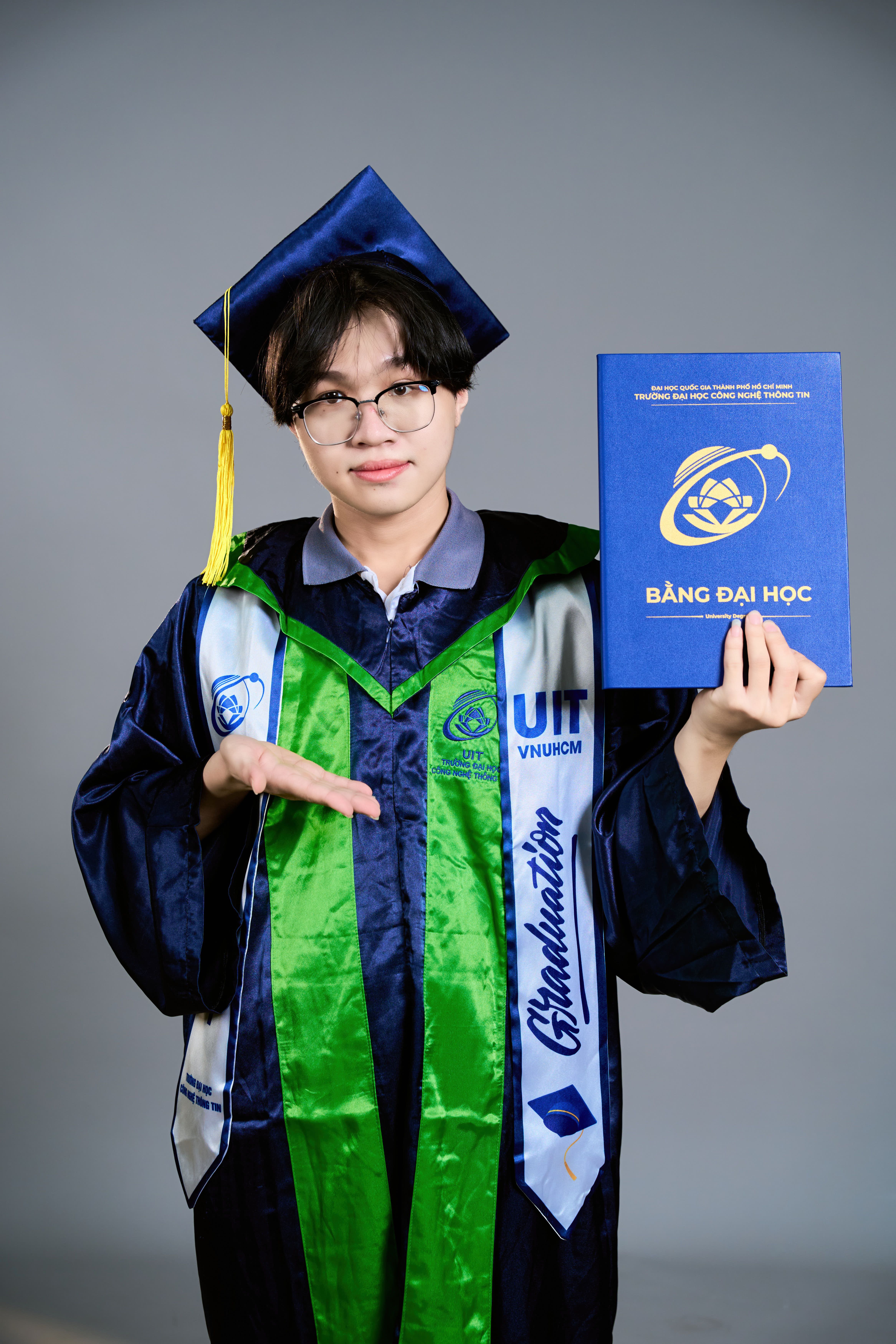 Ảnh tốt nghiệp 03